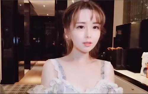 女装大佬来了！什么意思你不知道 不会吧